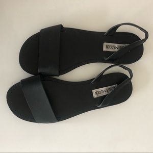 ‼️SOLD‼️Steve Madden Slingback sandals